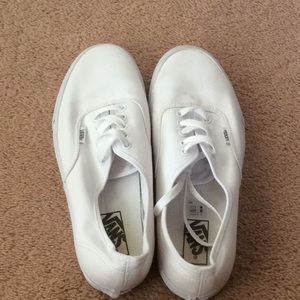 White Vans size 9 (Men’s)/ 10.5(Women’s)